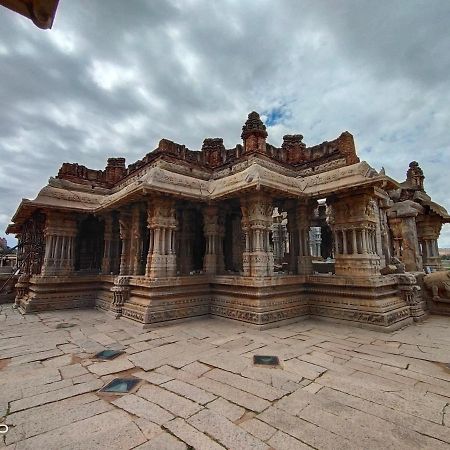 Srinivasa Homestay Hampi Exterior foto